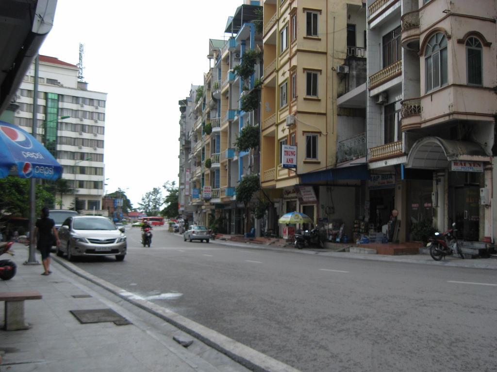 Ho Tay Hotel Ha Long Exteriör bild